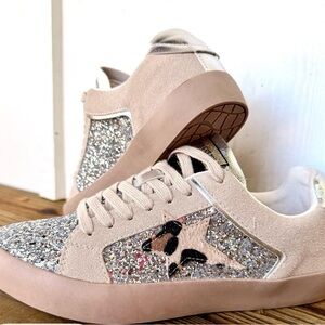 Yellow Box Glitter Star Sneakers _ ladies